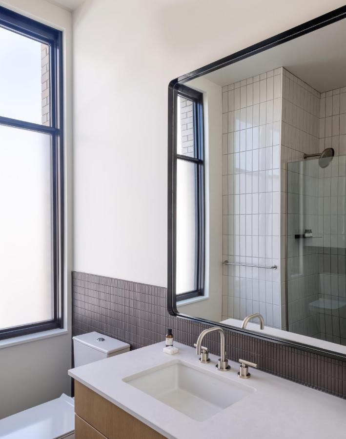 Roost Detroit Aparthotel Екстериор снимка